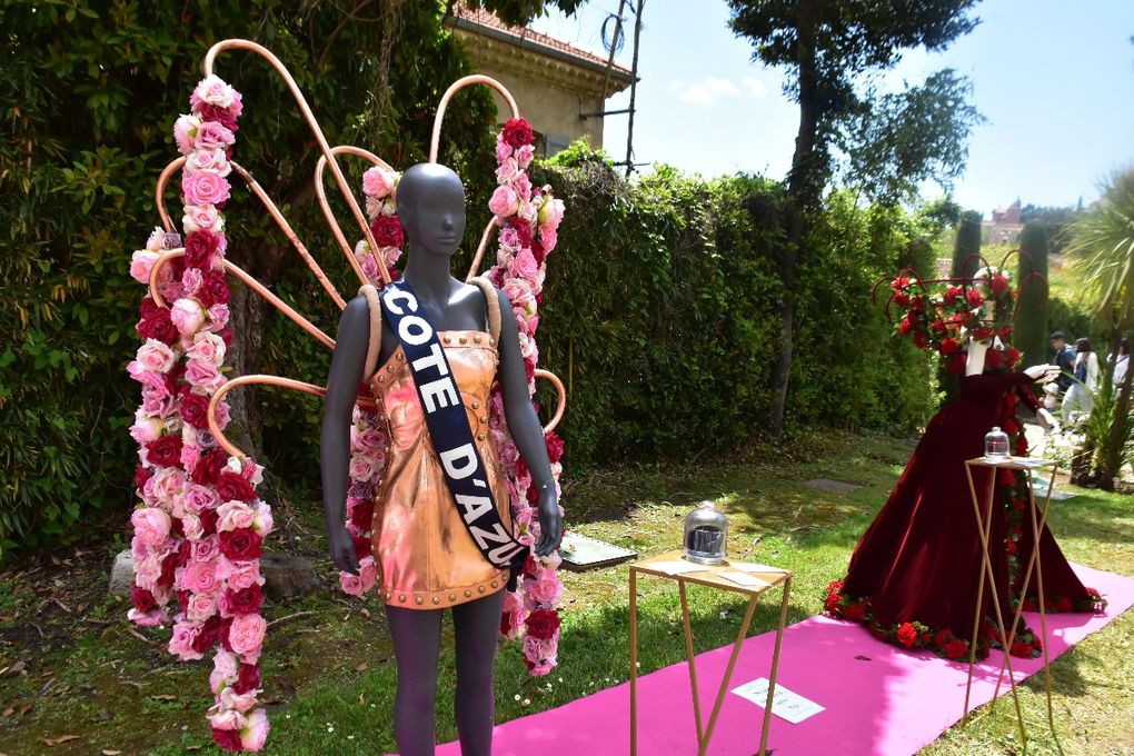 EXPO ROSE SONGE PARFUME DANS UN JARDIN DE MODE (2)