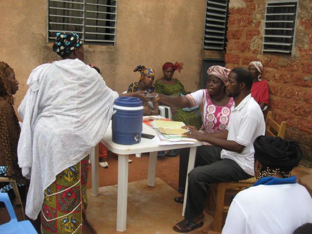 Activités du programme de microcrédits de développement des AGR de la Fondation Wurodini Service (FWS) à Bobo-Dioulasso.