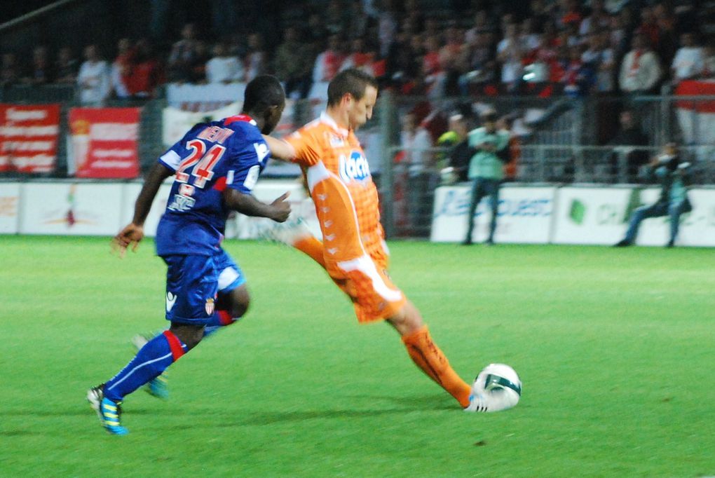 Retrouvez les plus belles photos de Fabien Chauvel sur les cinq premiers matchs à domicile de Laval.