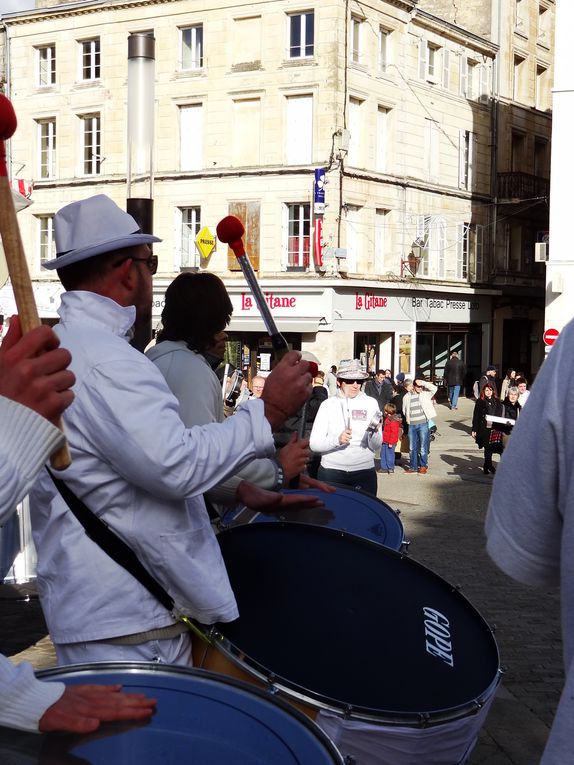 Photos sur le vif de Cathy Barbeau. Prim'A Corps avec BATUCA NIORT!