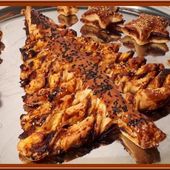 Sapin feuilleté à la crème de poivrons, tomate et carotte