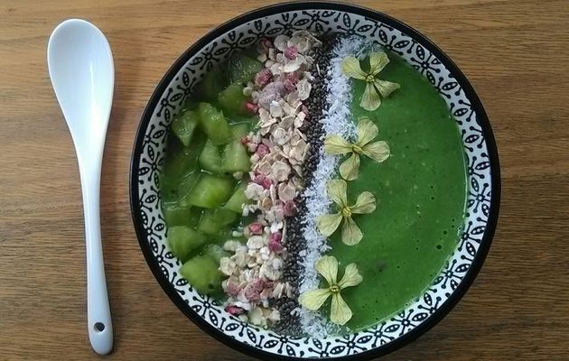 Smoothie bowl vert