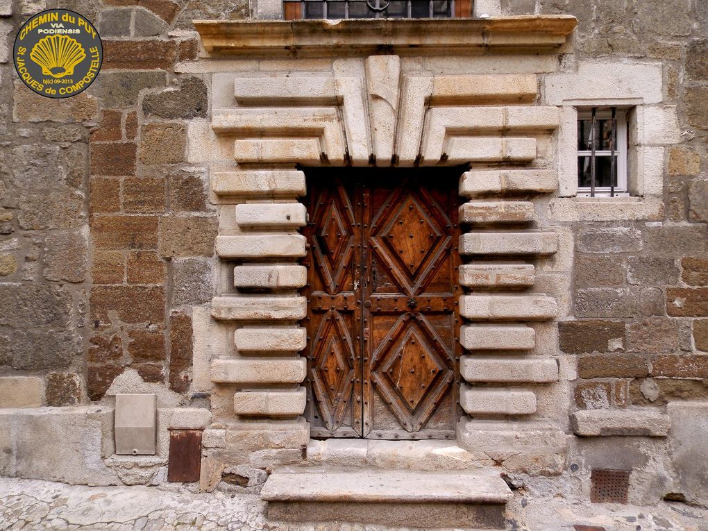 LE PUY en VELAY au fil des rues - VIA PODIENSIS