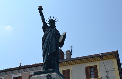 La Statue De La Liberté De Roybon (Isère 38940)