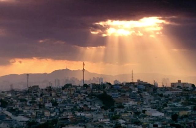 La misère à l'ombre des stades brésiliens : document ce soir sur France Ô.