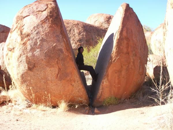 Voyage en Australie juillet 2006.
Traversée Darwin, Adélaïde en passant par Uluru.
Petit aperçu de l'art Aborigène.