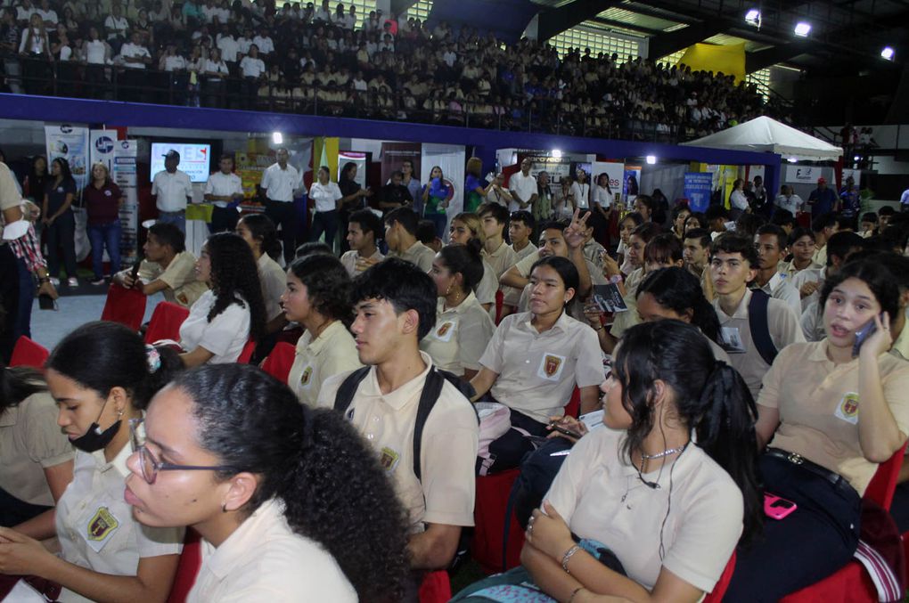 &quot;Expo Feria Oportunidades de Estudio Carabobo 2023&quot; inauguran en el Complejo Deportivo “Simón Bolívar” de Naguanagua