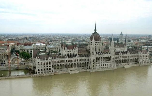 Inondation à Budapest - les meilleures photos et montages de Facebook