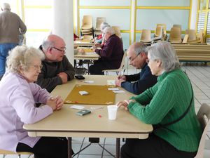 Chécy et concours de belote.