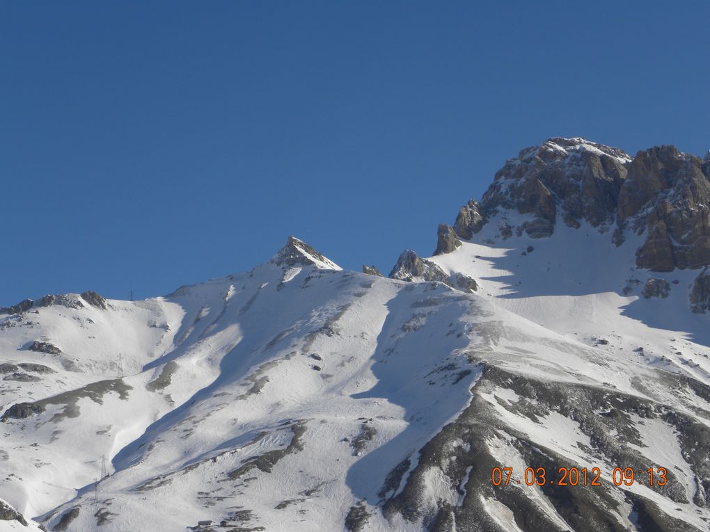 Des montagnes, une vallée quelques ajouts indispensables au montage d'une page