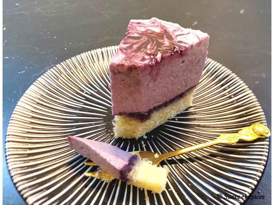Magnifique gâteau mousse aux myrtilles pour la fête des mamans - Recette en vidéo