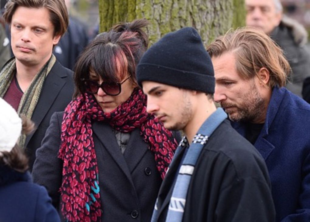 Obsèques de Andrzej Zulawski: Sophie Marceau et son fils inconsolable