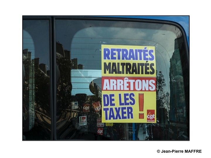 Les jeunes dans la galère, les vieux dans la misère. On n'en veut pas. Paris, le 18 octobre 2018