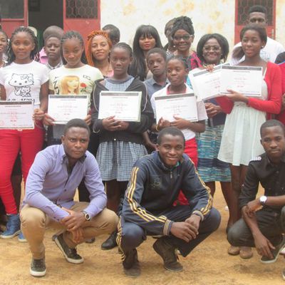 Douze lycéennes camerounaises leaders en nouvelles technologies