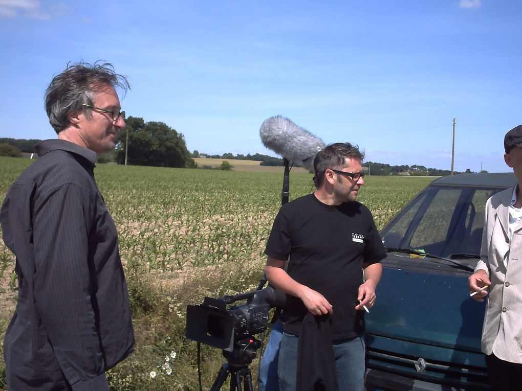 ce 1er  juin 2011 le tournage du film la couleur de la couette pour unfilmunjour écrit et réalisé par sylvain anne avec jean pierre arthur ,erwan papon,andré layus ,gilles plantier sur des  images de javier z diaz et le son de dominique dallemagn