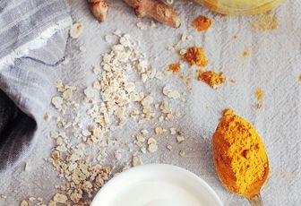 Masque Facial au Curcuma