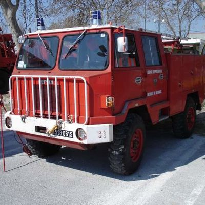 Berliet pompier FF 4x4 double cabine