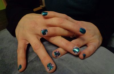 Nail art sur copines!