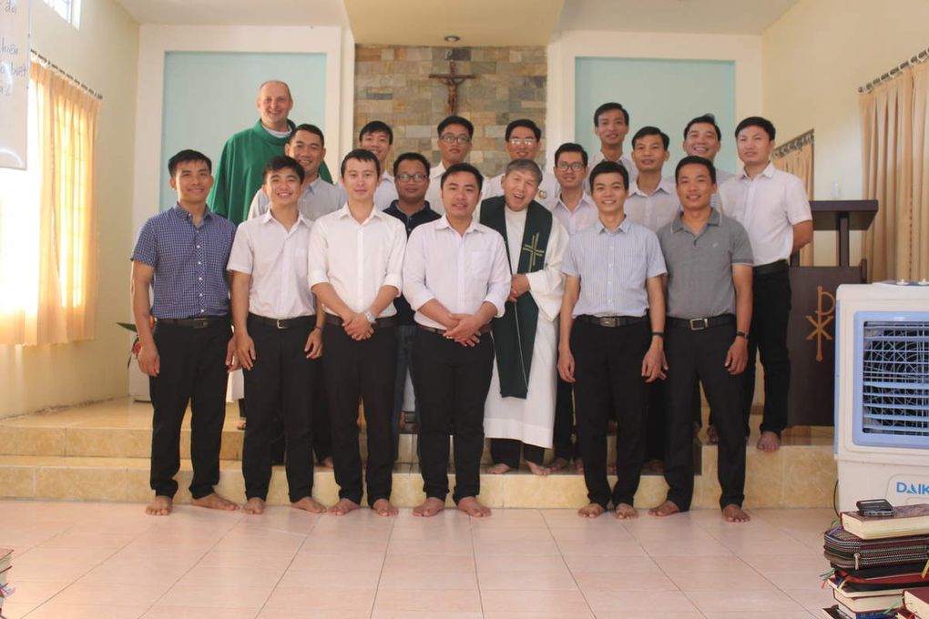 Life in the novitiate: seminars for our aspirants and postulants, gardening,...