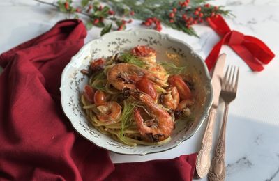 Tonnarelli con Gamberoni Finferli secchi e Pomodori datterini