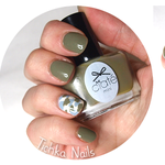 Accent nail camouflage