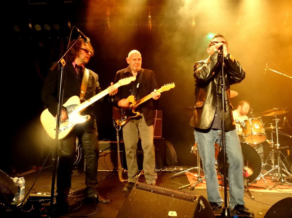 Les Chillidogs & The Sharpers en concert à Chailles - Par l'association Lucky Seven...  Plus d'infos sur http://www.clodelle45autrement.fr/article-ten-bad-legs-premier-album-pub-rock-des-chillidogs-119741593.html