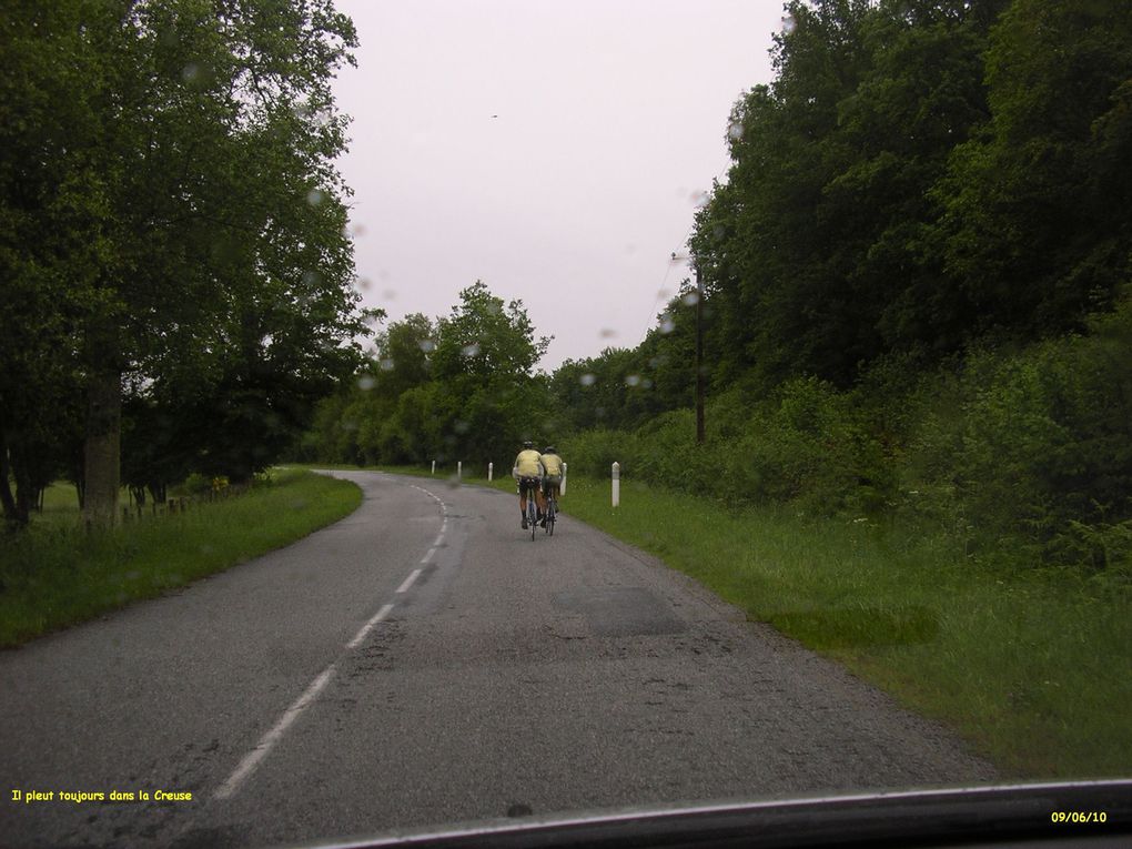 Dimanche 6 juin, sous le soleil, Jean Paul et Christian enfourchent leur bécane. Ils quittent leurs pénates méridionaux pour rallier Montbizot dans la Sarthe, à plus de huit cents kilomètres de St Georges d’Orques. 810 Km du 6 au 11 juin 2010