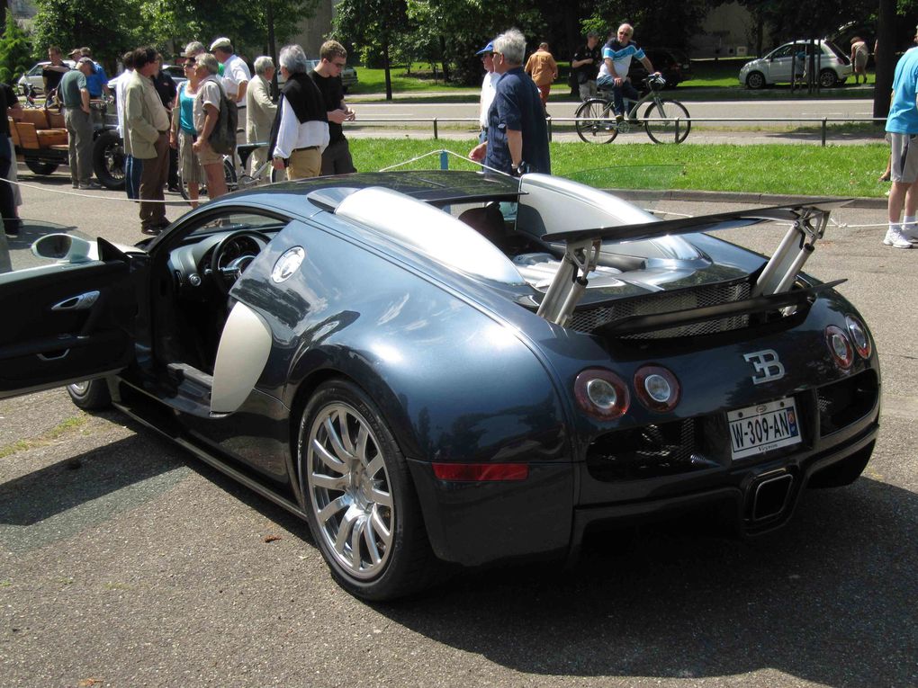 Bugatti 16.4 Veyron