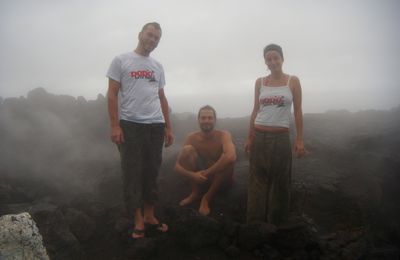le "grand brûlé", en bas du piton de la fournaise, encoreun vrai sauna 3 ans apres la derniere eruption!!