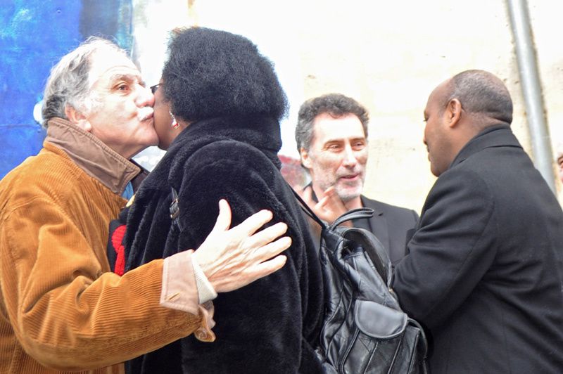 Inauguration de l'Homme debout: "Oublier, c'est disparaître", le 30 novembre 2013, à Bègles