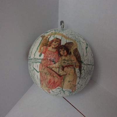 Boules de noël: collage de serviette et effet craquelé