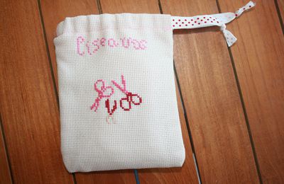 Pochette à ciseaux