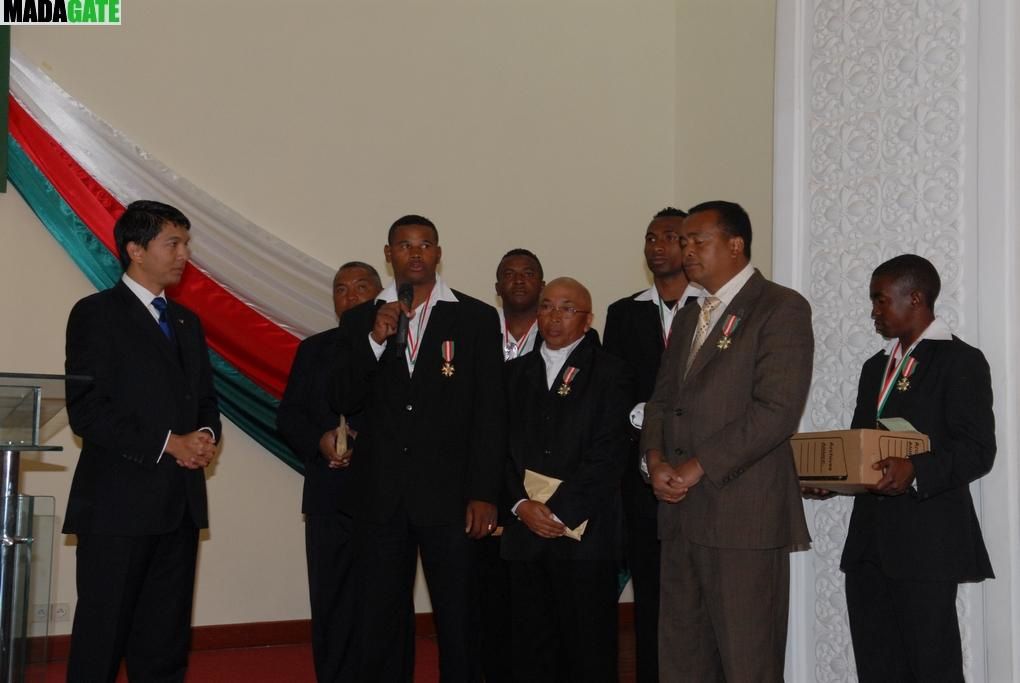 Les XV Makis de Madagascar, vainqueur de la Namibie, lors de la CAN 2012 de rugby, faits Chevaliers de l'Ordre national malagasy. Photos Harilala Randrianarison. www.madagate.com