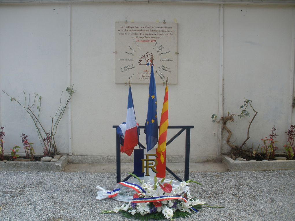 Cérémonie de commémoration de la mémoire des harkis à Montmeyan dans le Var. Dévoilement du plaque en hommage aux harkis.