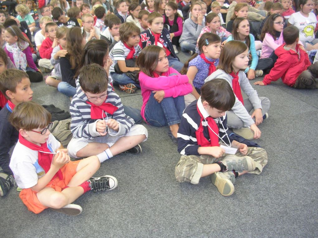 Un Rassemblement de l'Enfance Missionnaire pour les enfants du Doyenné ROUEN NORD et du Plateau de BOOS avec une petite délégation de St Valéry en Caux ! 
Ce fut MERVEILLEUX et beaucoup garderont dans leur coeur le témoignage de ce groupe de la