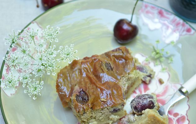 CLAFOUTIS CERISES ET THÉ MATCHA