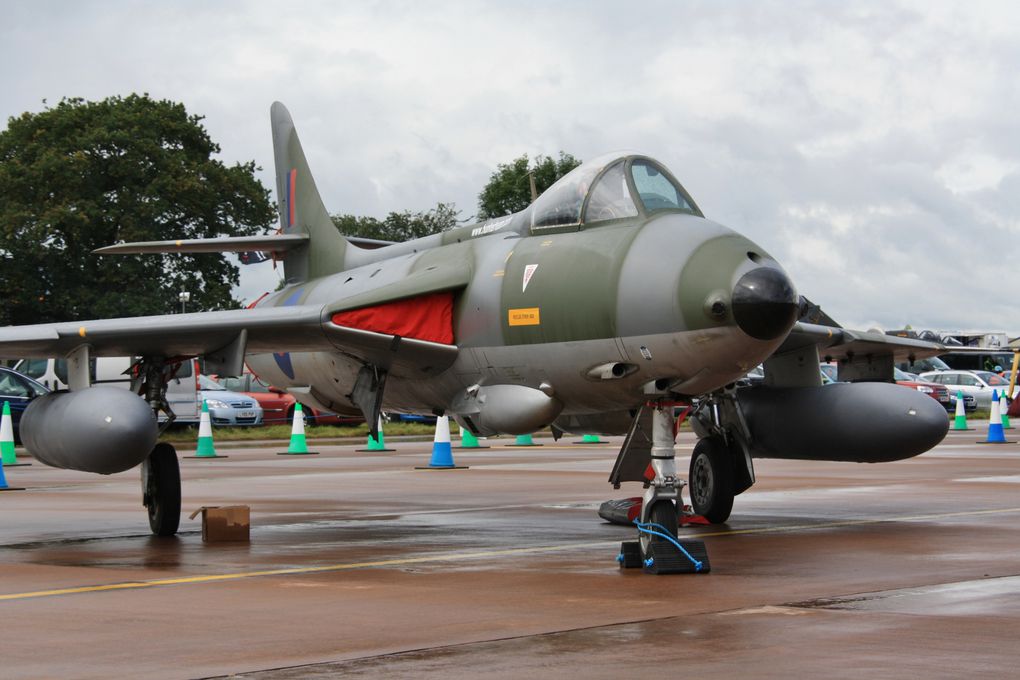 Quelques appareils au statique. Seulement des avions, les voilures tournantes feront l'objet du prochain album.