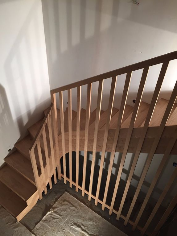 Habillage escalier béton en bois de chêne rustique