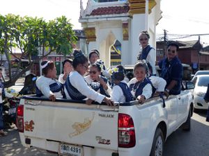 Le Festival des Chateaux de cire à Sakon Nakhon (3) - Visages de Thaïlande (20-26)