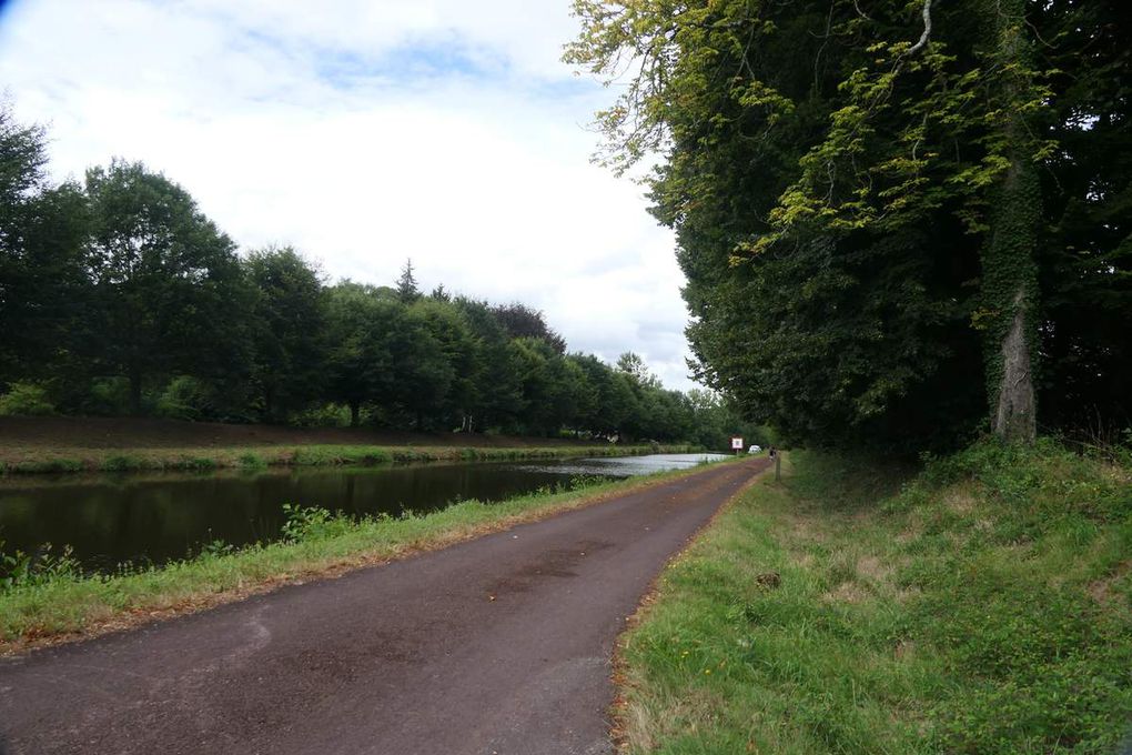 Le Canal de Nantes à Brest: en vélo ou en Canoë