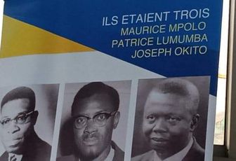 HAUT-KATANGA : SHILATEMBO, DEUX GUIRLANDES "BUSTES" DE MAURICE MPOLO ET JOSEPH OKITO POUR ORNER LE MAUSOLÉE DE LUMUMBA !