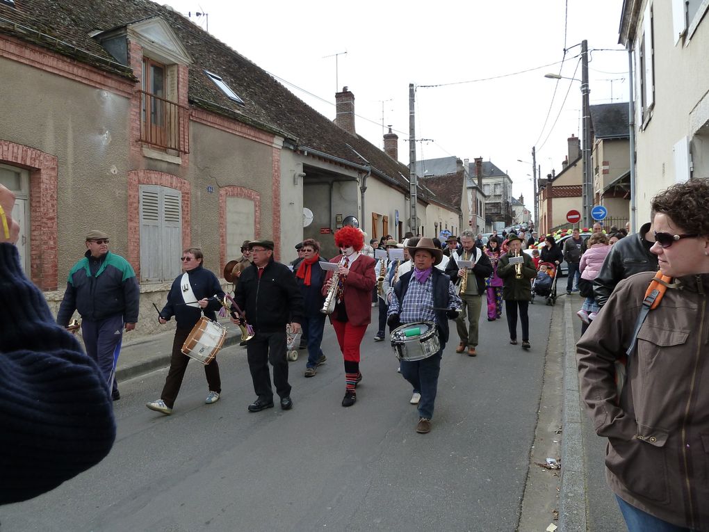 Très belle journée carnaval, le club de Cowboy Country 45 en pleine forme pour une belle démo, merci de votre participation. 
Merci aux photographes.