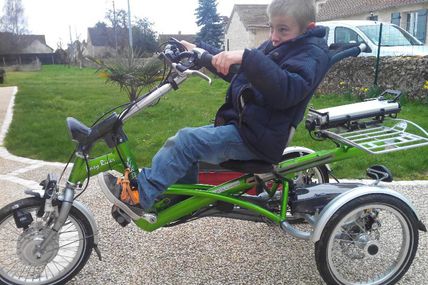 OFFRIR UN TRICYCLE A DORIAN