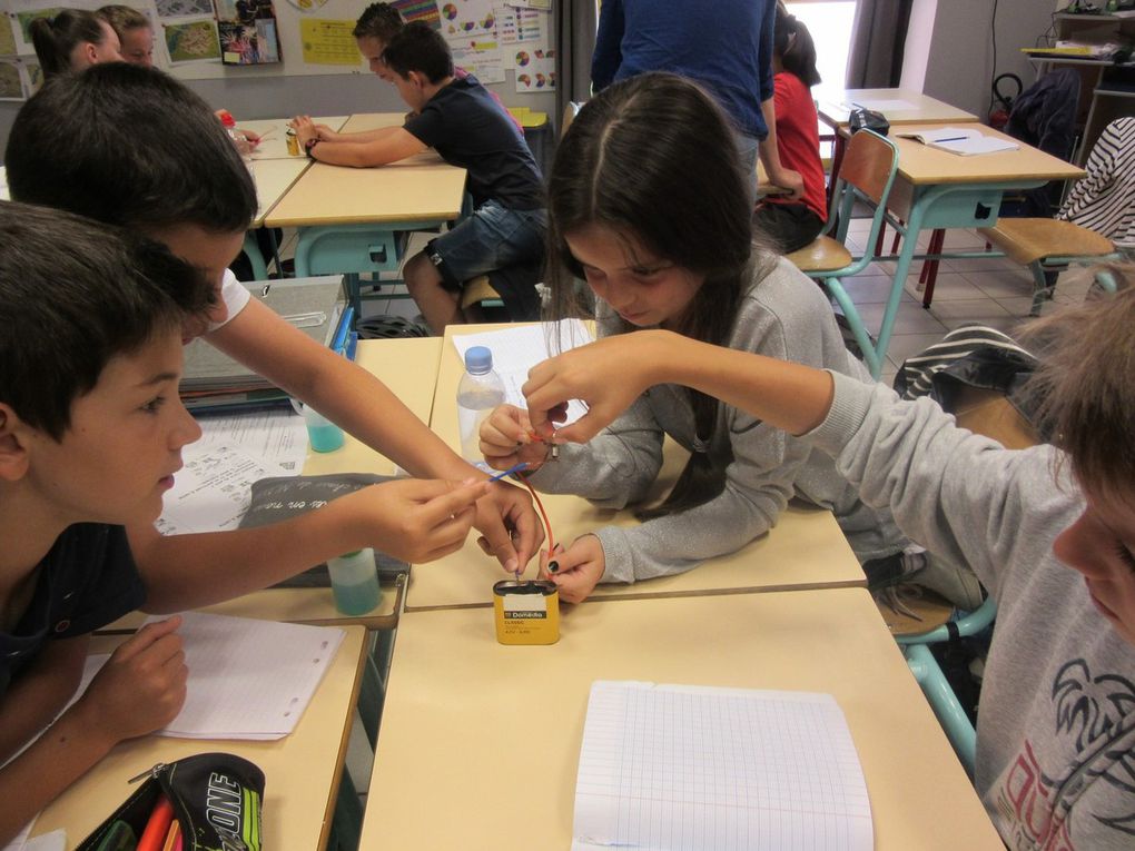 Les CM1-CM2 deviennent des apprentis électriciens...