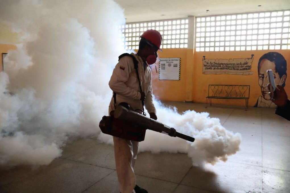 Alcaldía de Puerto Cabello inició plan de fumigación y limpieza en planteles educativos de cara al regreso a clases