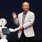 La société japonaise SoftBank Robotics a annoncé jeudi la mise en vente de "Pepper", exclusivement au Japon à partir du 20 juin 2015 - OOKAWA Corp.