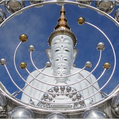 Le superbe temple de Wat Pha Sorn Kaew (I) วัดพระธาตุผาแก้ว Province de Phetchabun)