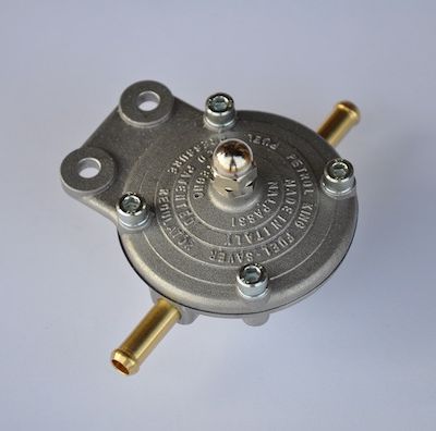 Montage d'un régulateur de pression d'essence