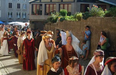 Des mains de fées pour la fête médiévale 2013