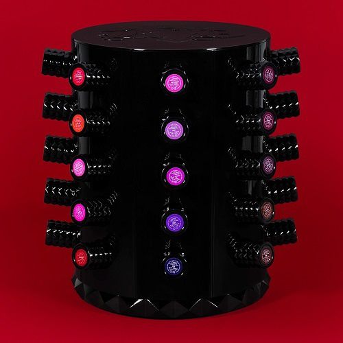 Qui va s'offrir le Studded Kiss Crème Lipstick Organizer de Kat von D ?